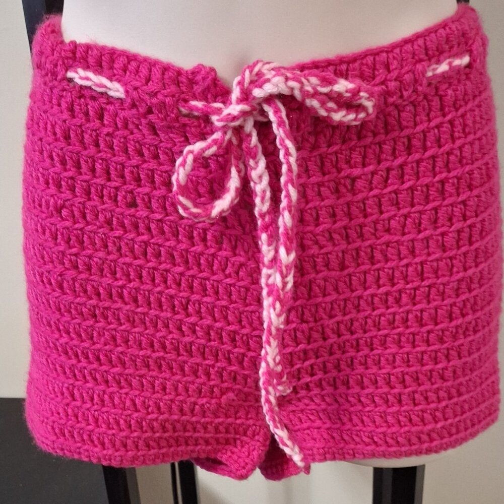 GIRL'S BEACH SHORTS (SML)